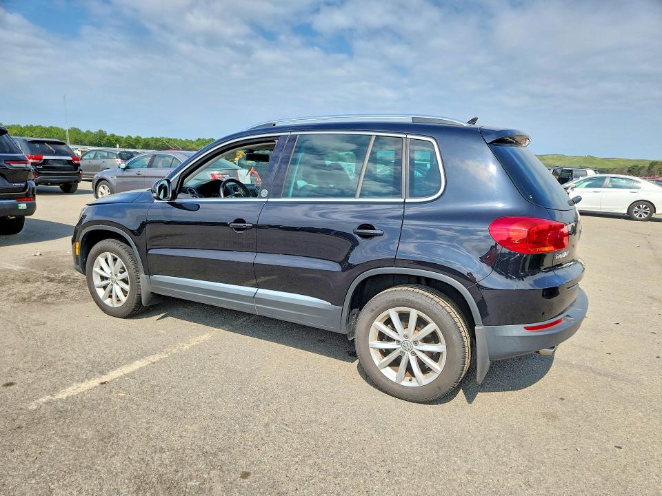 69204536 :رقم المزاد ، WVGSV7AX2HK005078 vin ، 2017 Volkswagen Tiguan مزاد بيع