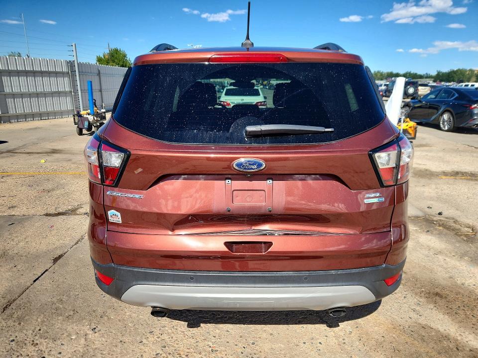 67353576 :رقم المزاد ، 1FMCU9HD8JUA64290 vin ، 2018 Ford Escape مزاد بيع