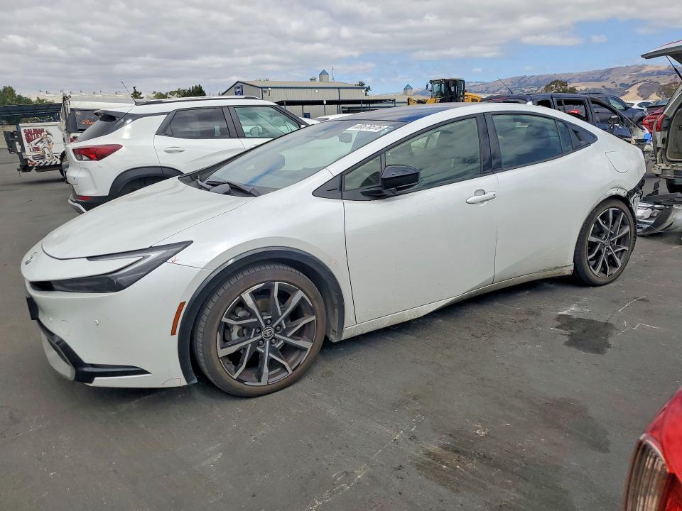 69578576 :رقم المزاد ، JTDACACU7S3048077 vin ، 2025 Toyota Prius Plug-in Hybrid مزاد بيع