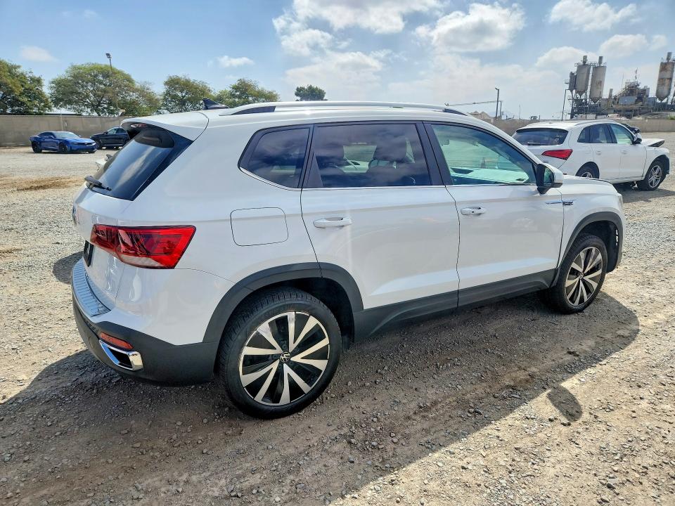 Продажа на аукционе авто 2022 Volkswagen Taos, vin: 3VVRX7B21NM008219, номер лота: 69229216