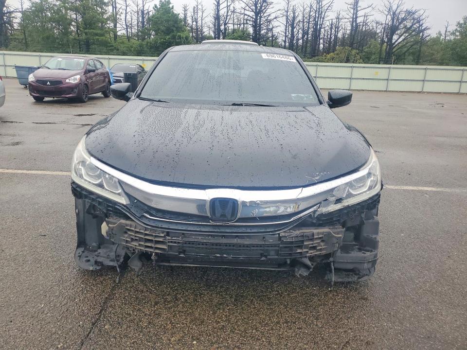 Продаж на аукціоні авто 2017 Honda Accord, vin: 1HGCR2F11HA250725, номер лоту: 69616486