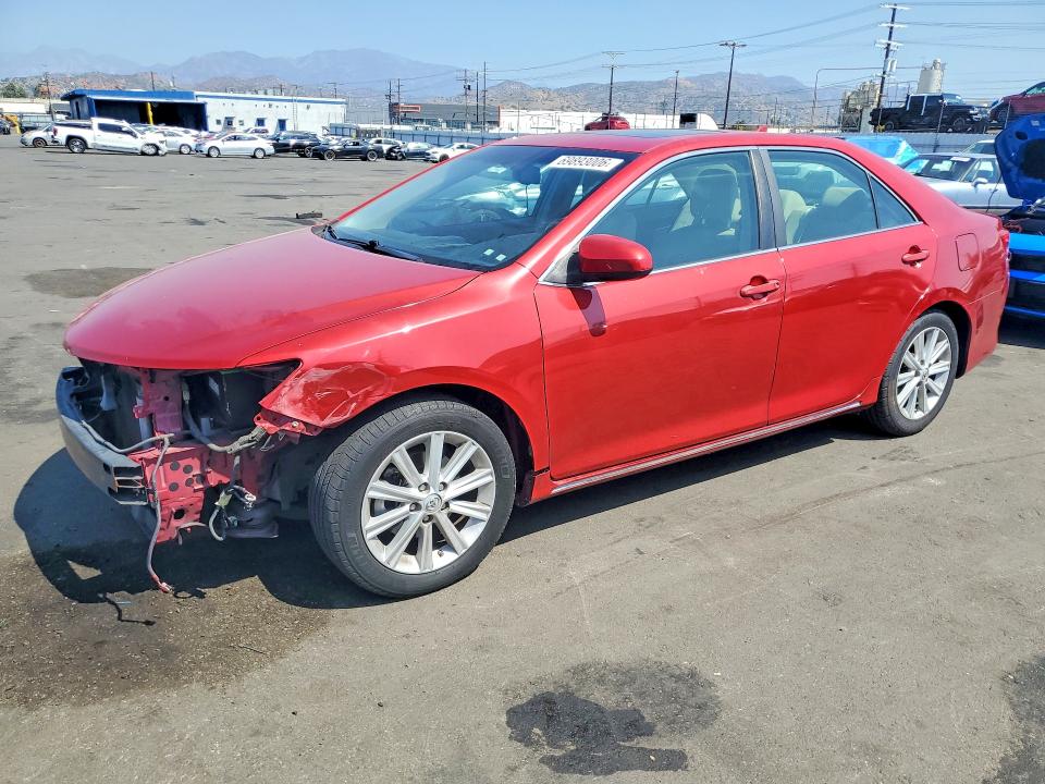 69893006 :رقم المزاد ، 4T1BK1FK4EU542487 vin ، 2014 Toyota Camry مزاد بيع