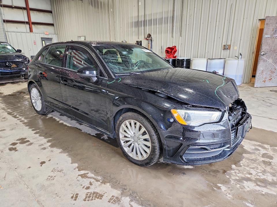 Продажа на аукционе авто 2016 Audi A3, vin: WAUUPBFF2GA145529, номер лота: 69921556