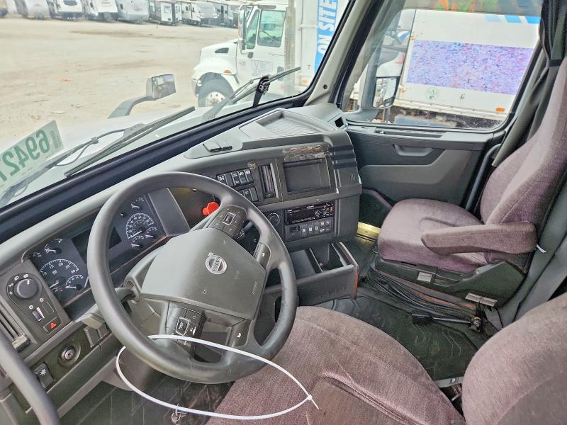 69427546 :رقم المزاد ، 4V4NC9EH3LN236993 vin ، 2020 Volvo Vn مزاد بيع