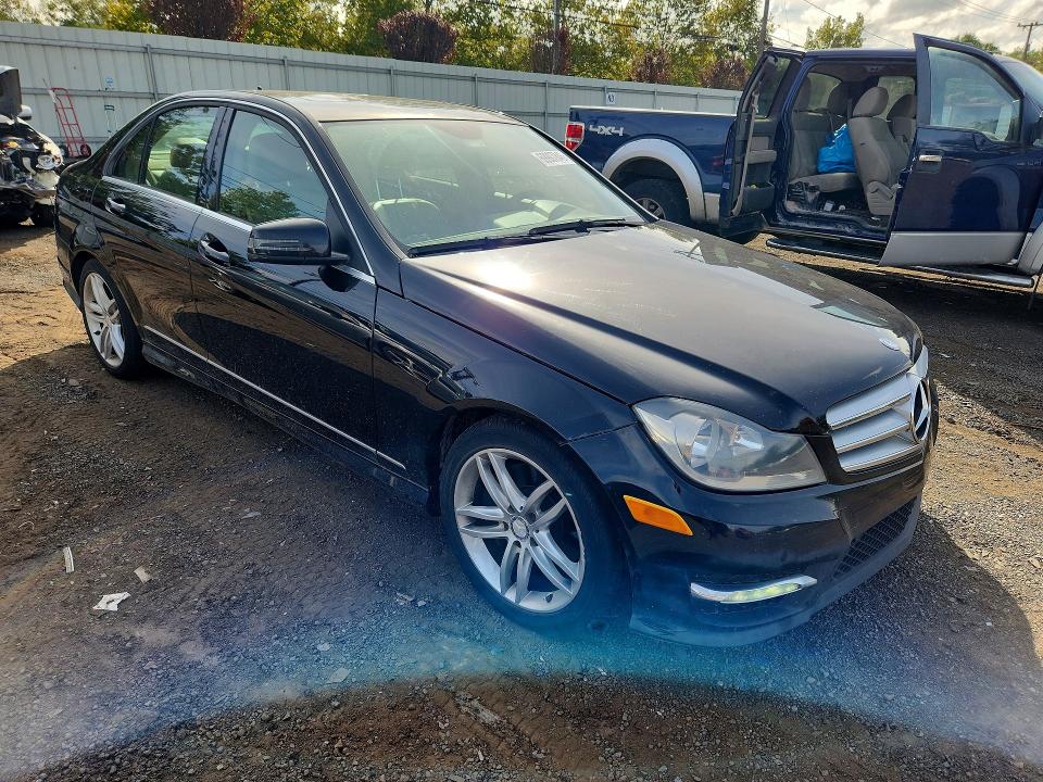 69907846 :رقم المزاد ، WDDGF8AB6DG127821 vin ، 2013 Mercedes-benz C مزاد بيع