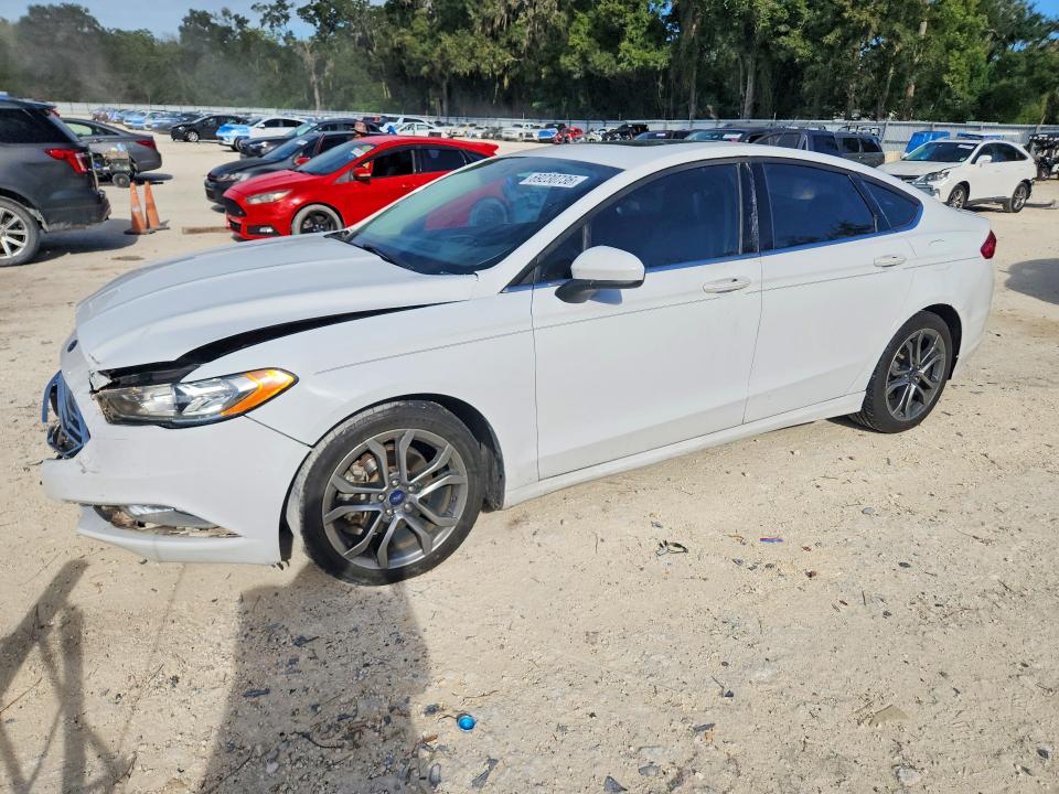 69230736 :رقم المزاد ، 3FA6P0LU2HR393179 vin ، 2017 Ford Fusion مزاد بيع