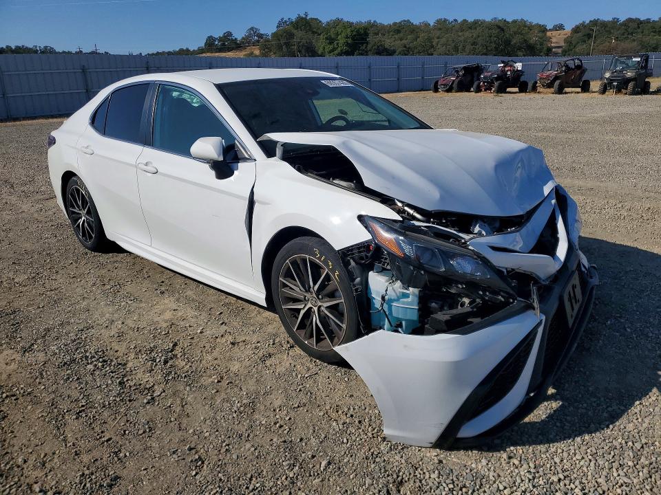 Продаж на аукціоні авто 2022 Toyota Camry, vin: 4T1G11AK4NU646431, номер лоту: 69357426