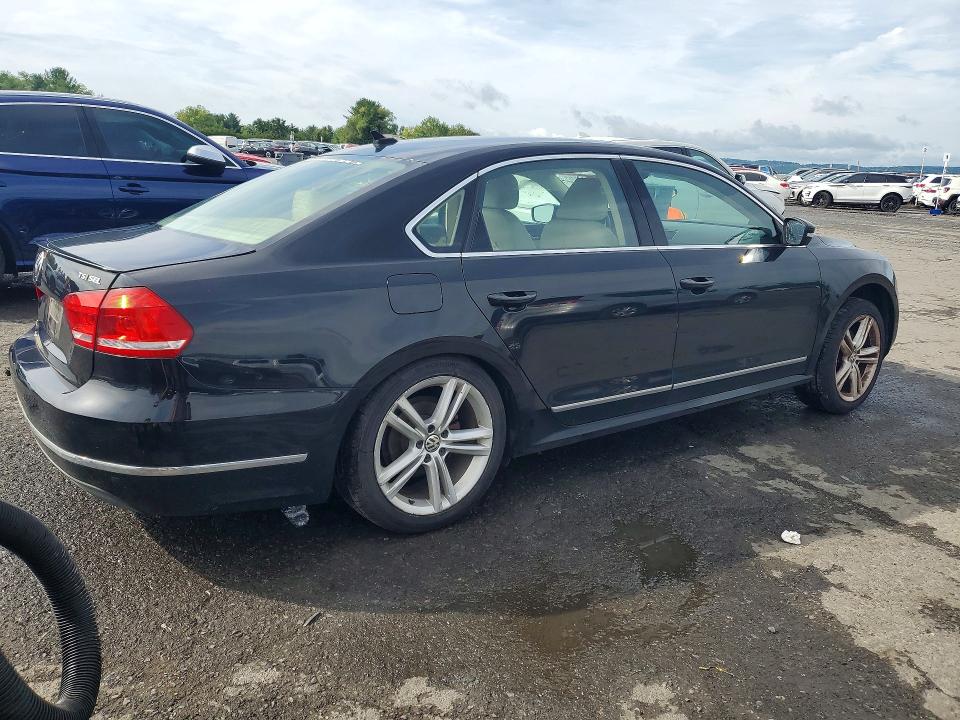 2014 Volkswagen Passat მანქანა იყიდება აუქციონზე, vin: 1VWCT7A38EC105345, აუქციონის ნომერი: 67503776