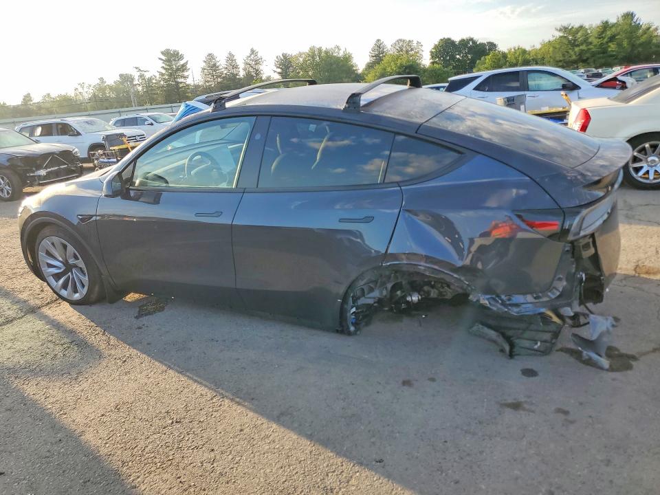 67476046 :رقم المزاد ، 7SAYGDEE8TF531868 vin ، 2026 Tesla Model Y مزاد بيع