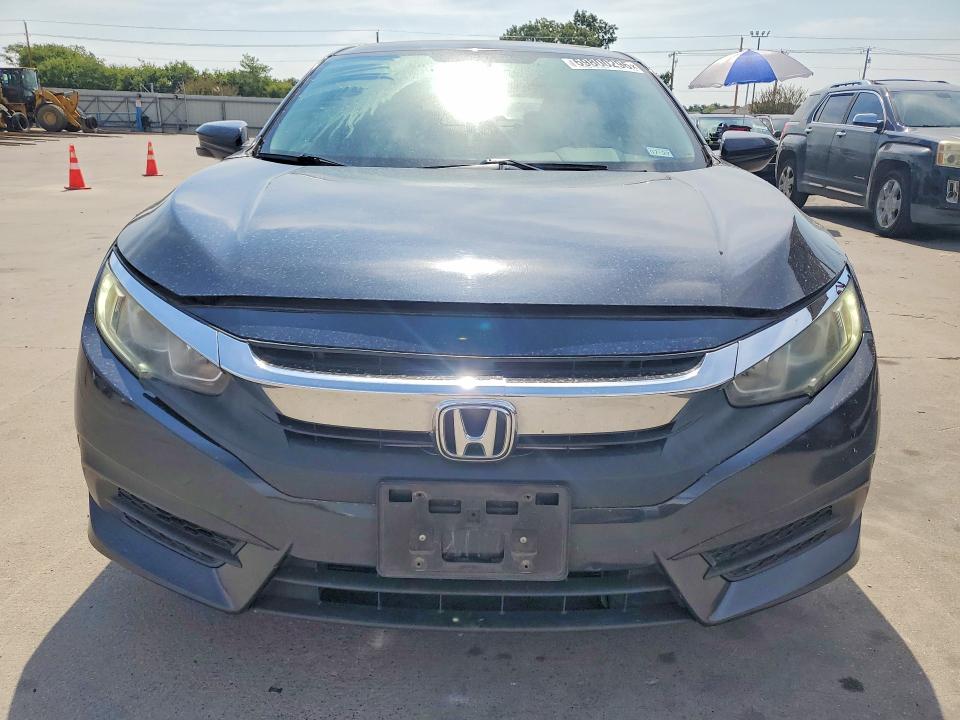 69800296 :رقم المزاد ، 19XFC2F76HE066721 vin ، 2017 Honda Civic مزاد بيع