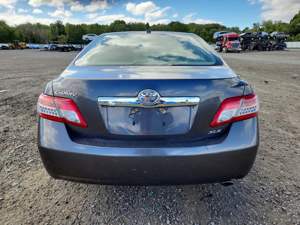 2010 Toyota Camry მანქანა იყიდება აუქციონზე, vin: 4T4BF3EK4AR051628, აუქციონის ნომერი: 70101076