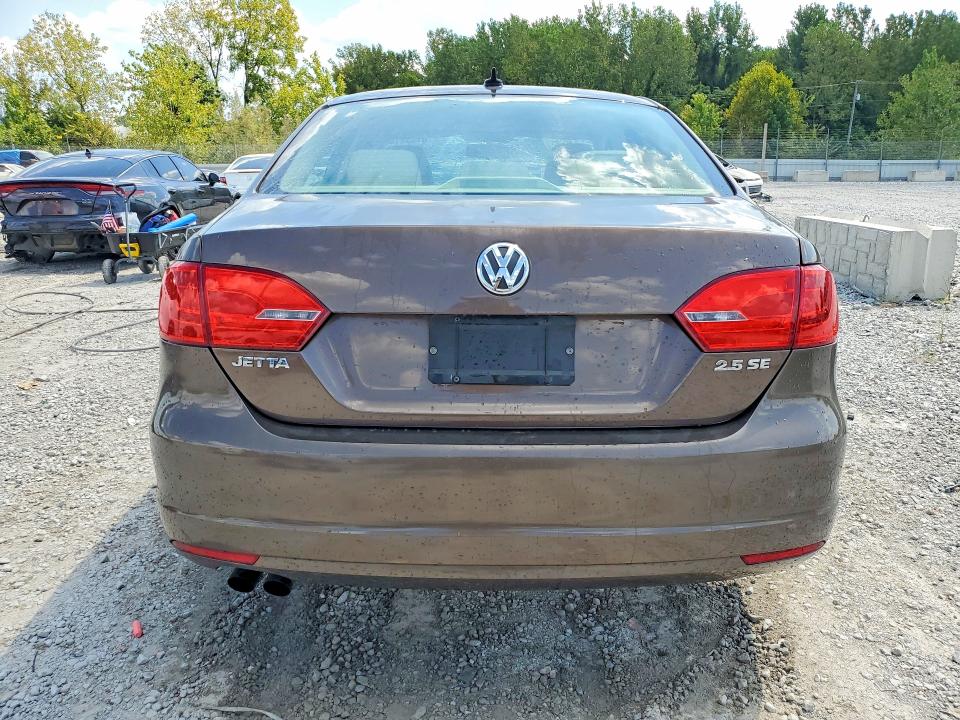 2011 Volkswagen Jetta მანქანა იყიდება აუქციონზე, vin: 3VWBX7AJ4BM375438, აუქციონის ნომერი: 67332166
