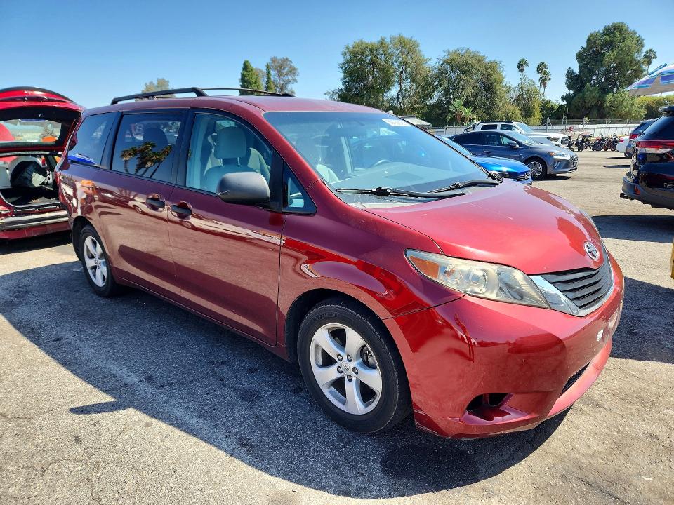 Продаж на аукціоні авто 2015 Toyota Sienna, vin: 5TDZK3DC5FS576342, номер лоту: 69192546