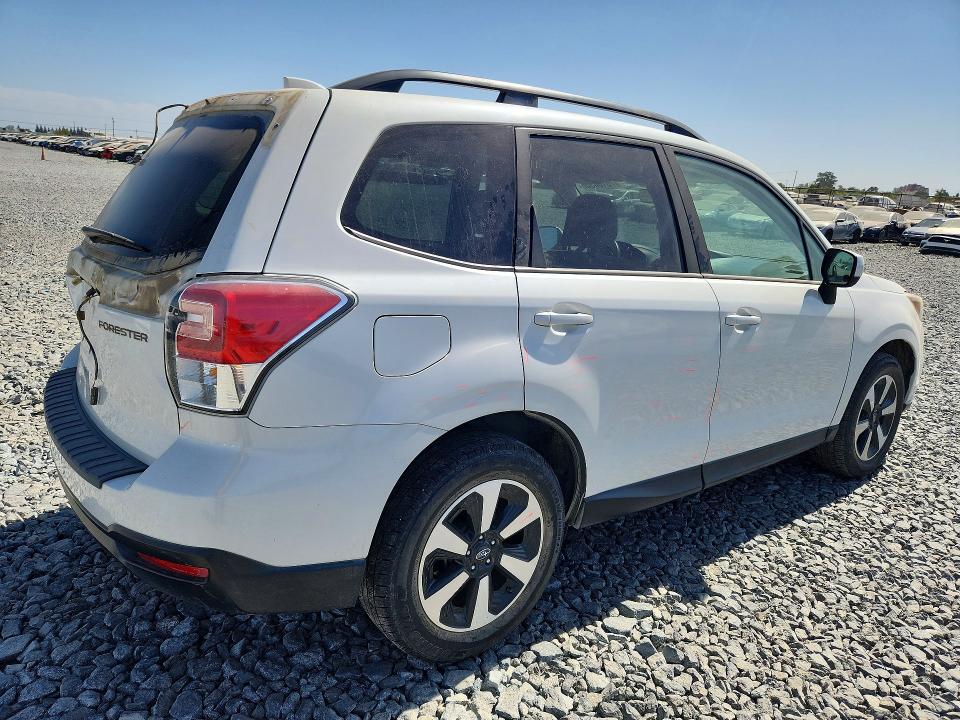 Продаж на аукціоні авто 2018 Subaru Forester, vin: JF2SJAEC6JH593804, номер лоту: 70168336