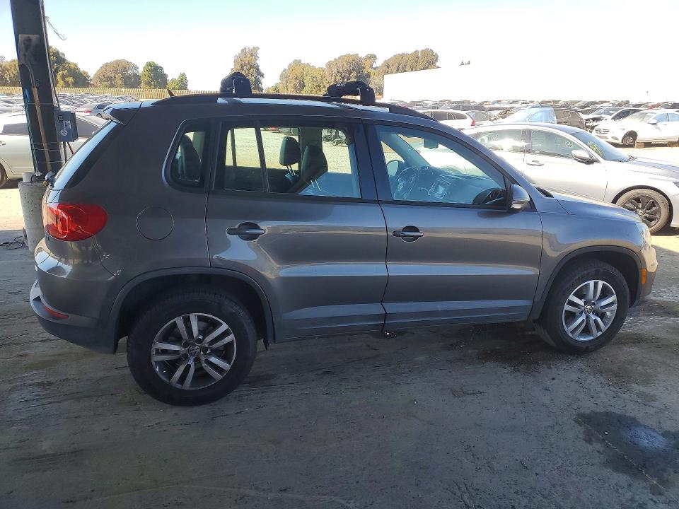 69820426 :رقم المزاد ، WVGAV7AX7GW051072 vin ، 2016 Volkswagen Tiguan مزاد بيع