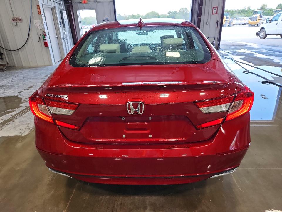 Продажа на аукционе авто 2018 Honda Accord, vin: 1HGCV1F45JA085770, номер лота: 67715456
