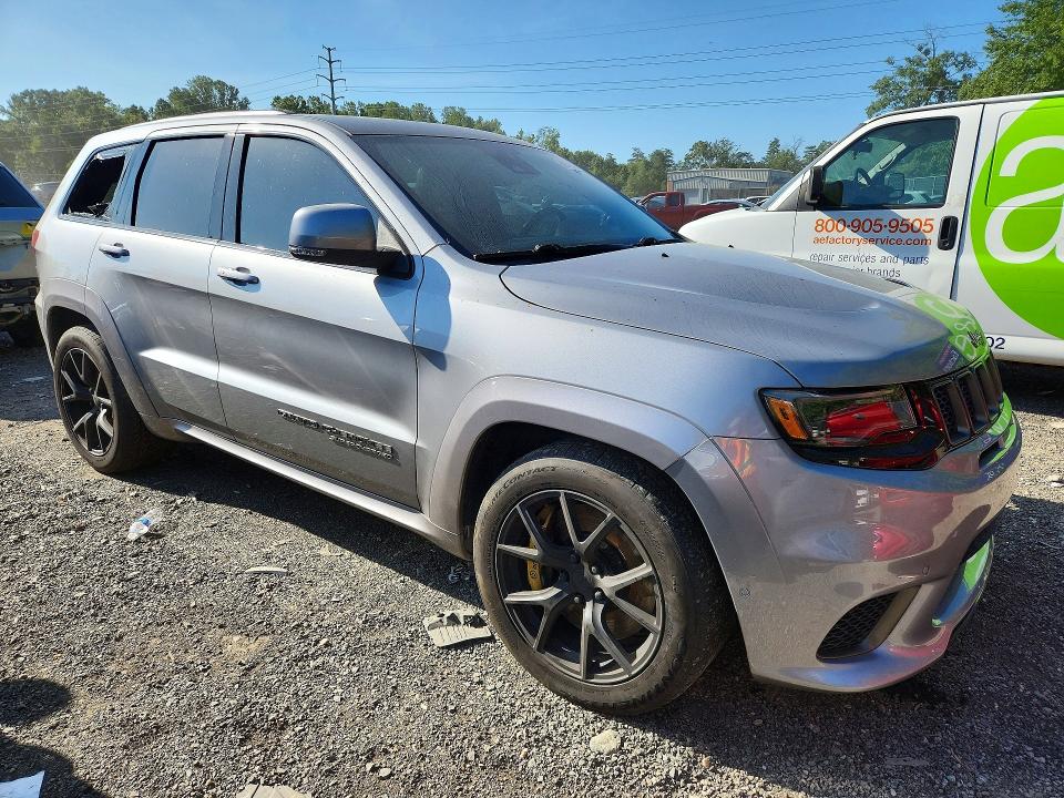 69135656 :رقم المزاد ، 1C4RJFN9XJC266611 vin ، 2018 Jeep Grand Cherokee مزاد بيع