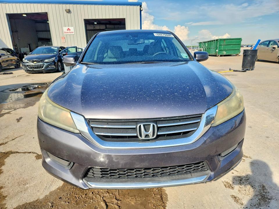 2015 Honda Accord მანქანა იყიდება აუქციონზე, vin: 1HGCR2F88FA071026, აუქციონის ნომერი: 68870666
