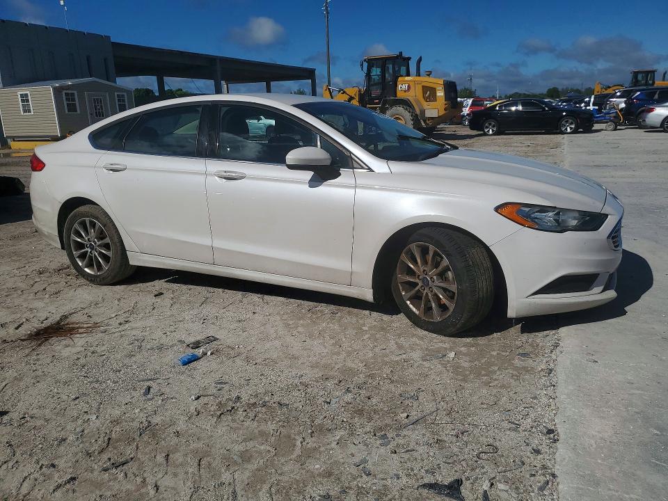 Продаж на аукціоні авто 2017 Ford Fusion, vin: 3FA6P0H78HR281893, номер лоту: 69872256