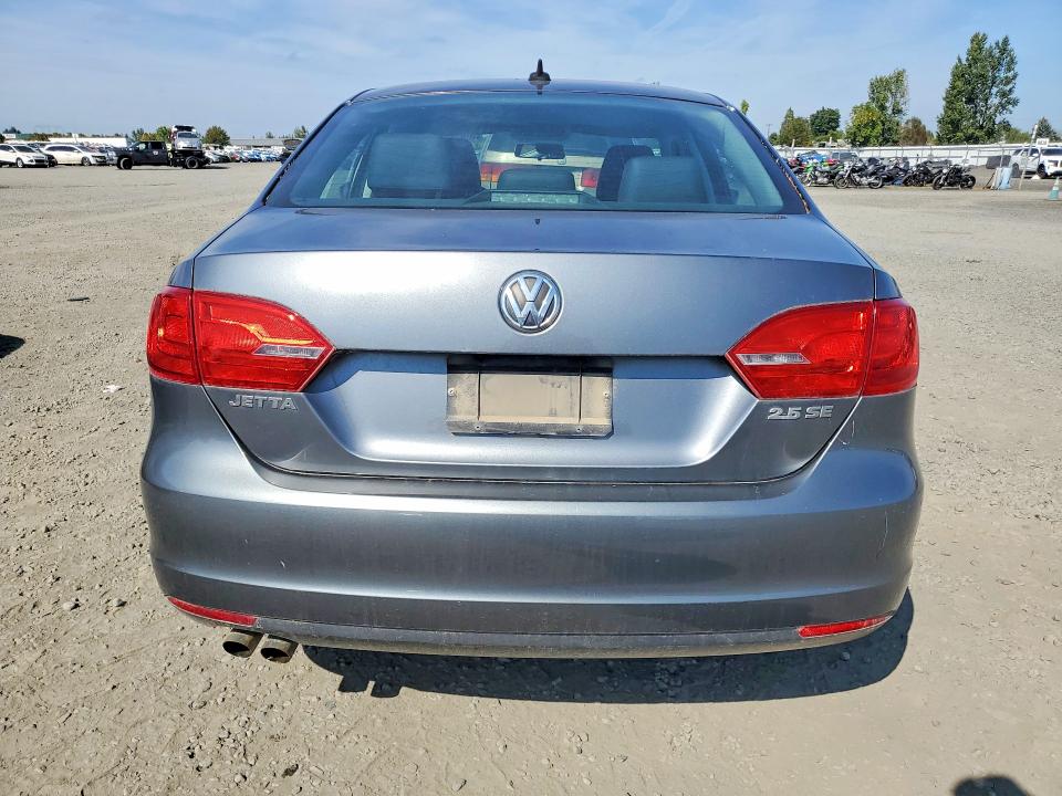 69098706 :رقم المزاد ، 3VWDP7AJ2DM439407 vin ، 2013 Volkswagen Jetta مزاد بيع