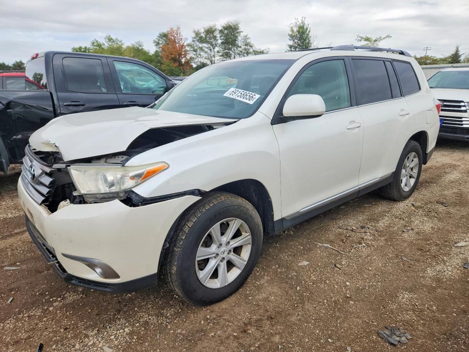 2013 Toyota Highlander მანქანა იყიდება აუქციონზე, vin: 5TDBK3EH8DS212067, აუქციონის ნომერი: 69158656