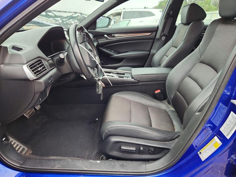 67270146 :رقم المزاد ، 1HGCV1F33KA100128 vin ، 2019 Honda Accord مزاد بيع