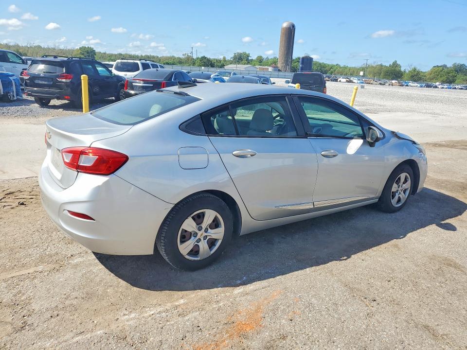 67821146 :رقم المزاد ، 1G1BC5SM4J7173504 vin ، 2018 Chevrolet Cruze مزاد بيع