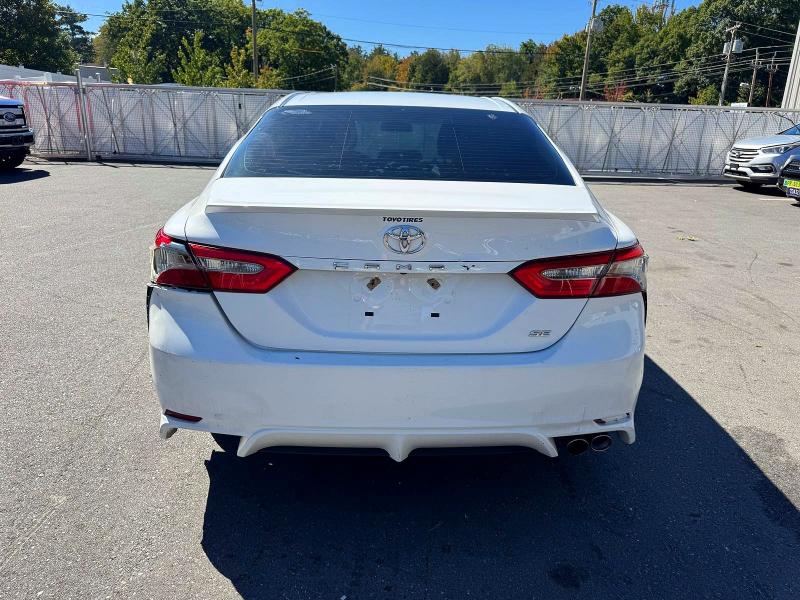 2018 Toyota Camry მანქანა იყიდება აუქციონზე, vin: 4T1B11HK8JU567855, აუქციონის ნომერი: 70841206