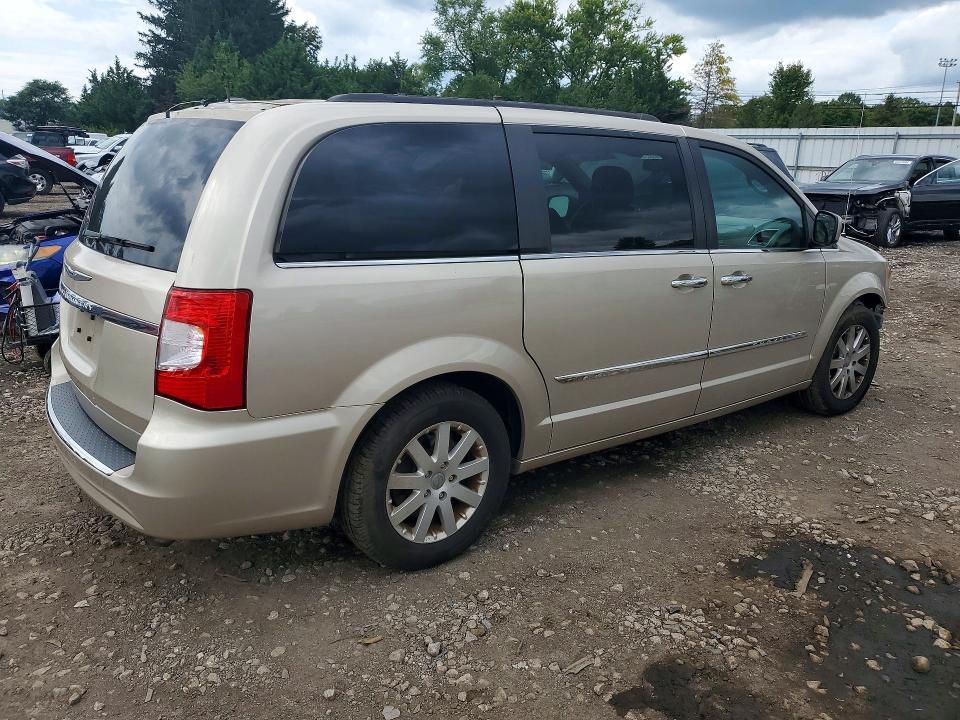 67742156 :رقم المزاد ، 2C4RC1BG6FR755683 vin ، 2015 Chrysler Town & Country مزاد بيع