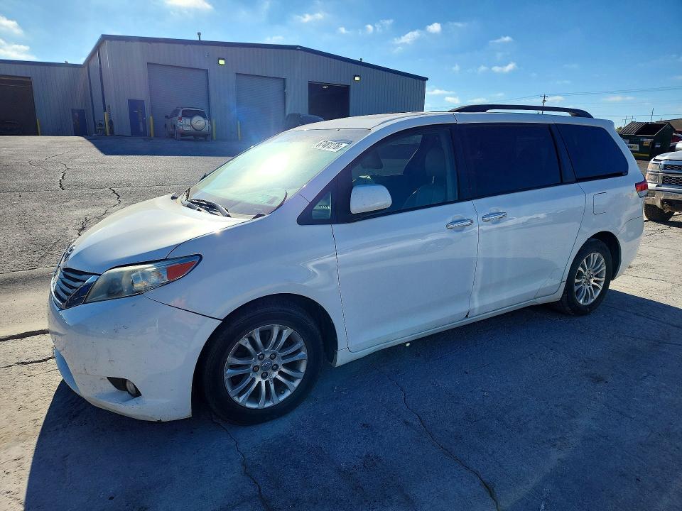2013 Toyota Sienna მანქანა იყიდება აუქციონზე, vin: 5TDYK3DC3DS372454, აუქციონის ნომერი: 67481276