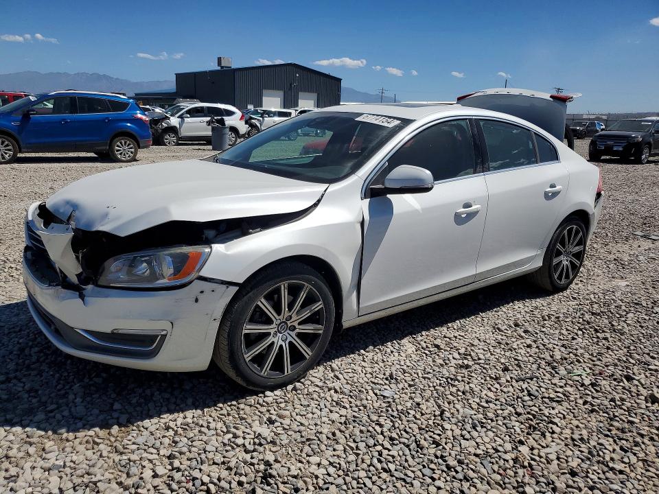 2017 Volvo S60 მანქანა იყიდება აუქციონზე, vin: LYV402TK9HB129878, აუქციონის ნომერი: 67741546