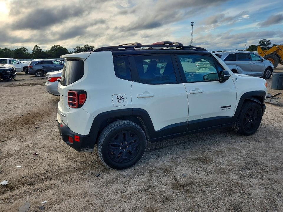 68662916 :رقم المزاد ، ZACCJBCB9HPF75528 vin ، 2017 Jeep Renegade Trailhawk 4 مزاد بيع