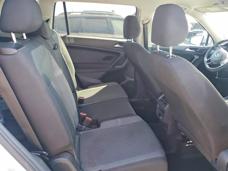 Продажа на аукционе авто 2018 Volkswagen Tiguan, vin: 3VV1B7AXXJM082161, номер лота: 66740616
