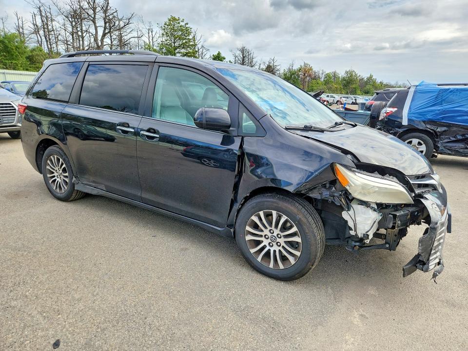 Продажа на аукционе авто 2018 Toyota Sienna, vin: 5TDYZ3DC0JS962022, номер лота: 70033516