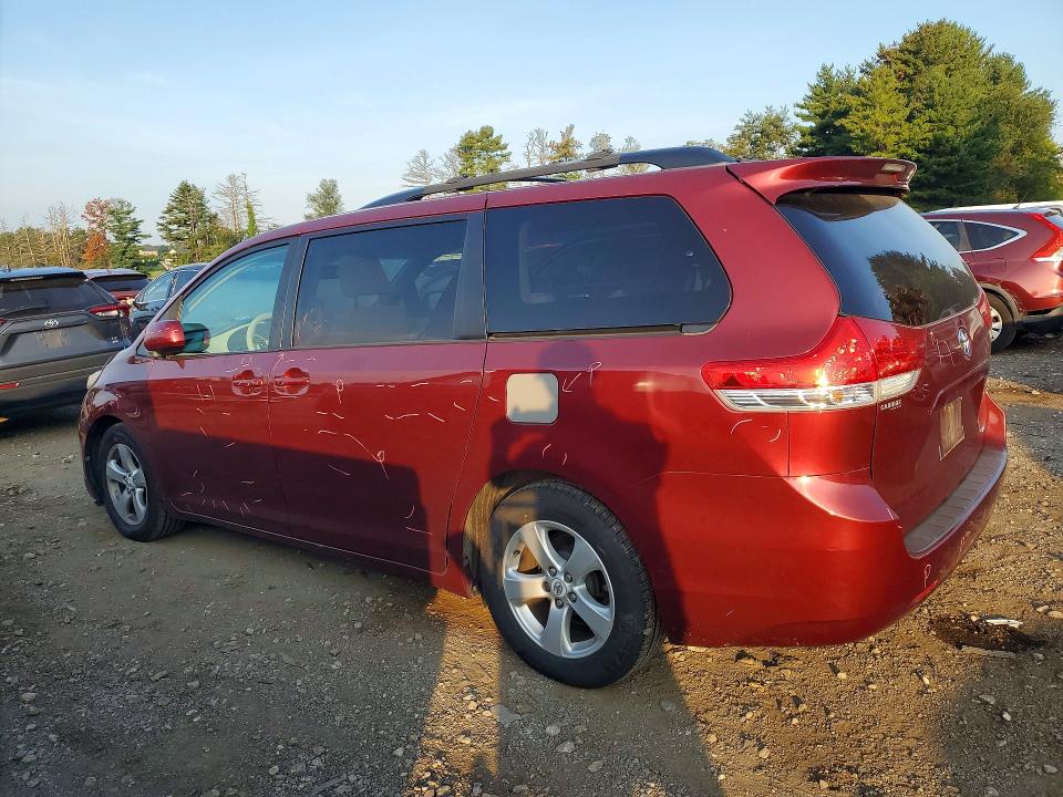 67455346 :رقم المزاد ، 5TDKK3DCXCS207974 vin ، 2012 Toyota Sienna مزاد بيع