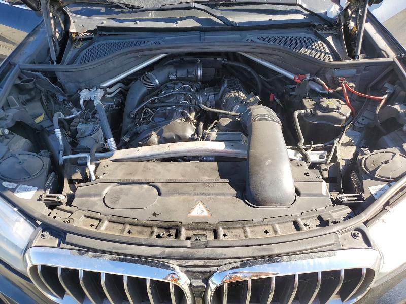 68041516 :رقم المزاد ، 5UXKR0C56F0P02983 vin ، 2015 Bmw X5 مزاد بيع