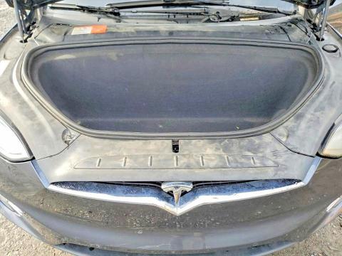 67529516 :رقم المزاد ، 5YJXCBE21LF261784 vin ، 2020 Tesla Model X مزاد بيع