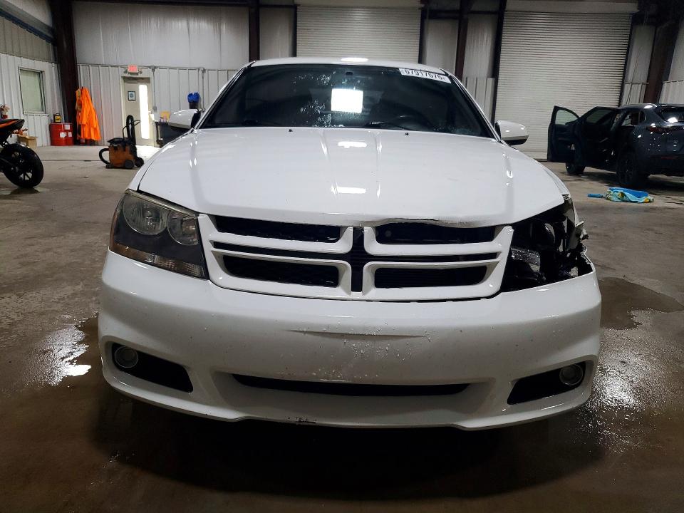 67917676 :رقم المزاد ، 1C3CDZCB9DN620278 vin ، 2013 Dodge Avenger مزاد بيع