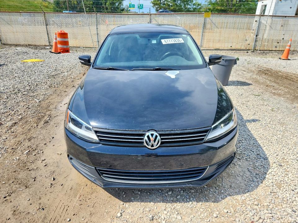 2013 Volkswagen Jetta მანქანა იყიდება აუქციონზე, vin: 3VWDX7AJ5DM355386, აუქციონის ნომერი: 67773836