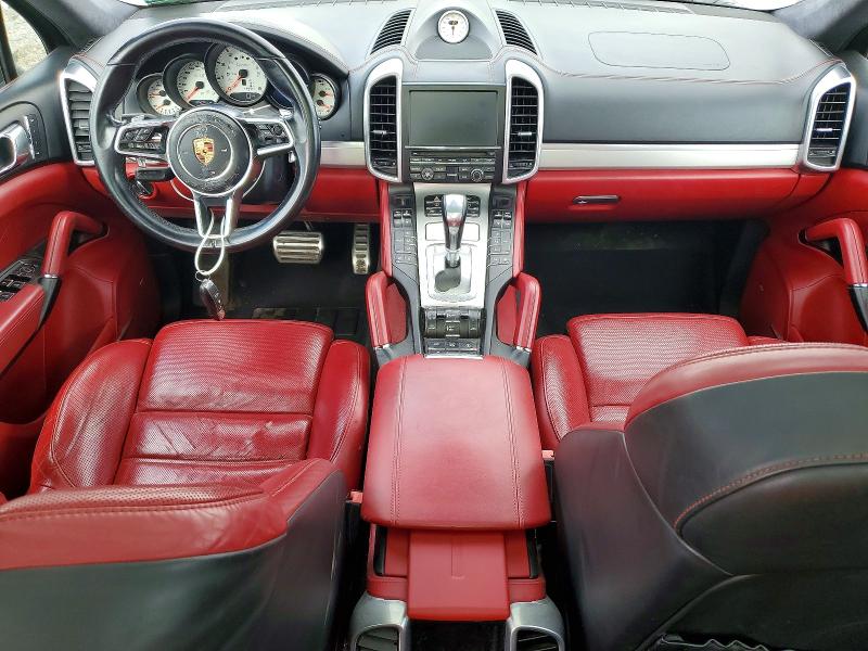 70702006 :رقم المزاد ، WP1AC2A26FLA82720 vin ، 2015 Porsche Cayenne مزاد بيع