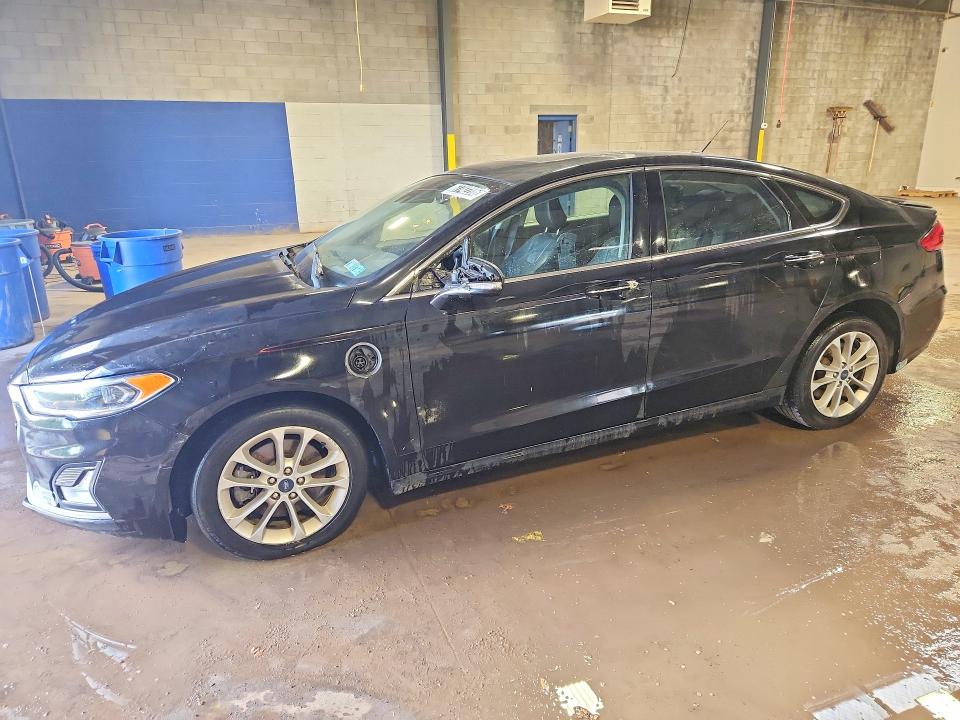2020 Ford Fusion მანქანა იყიდება აუქციონზე, vin: 3FA6P0SU8LR132066, აუქციონის ნომერი: 67742206