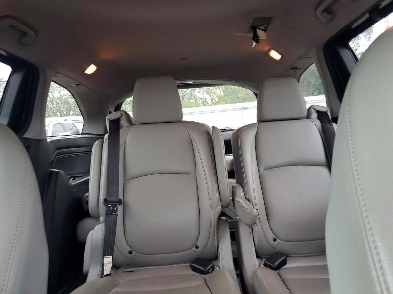 Продаж на аукціоні авто 2018 Honda Odyssey, vin: 5FNRL6H70JB073102, номер лоту: 69081386