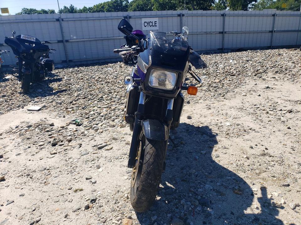 67453026 :رقم المزاد ، JKAZR9A171A009244 vin ، 2001 Kawasaki Zr1200 مزاد بيع