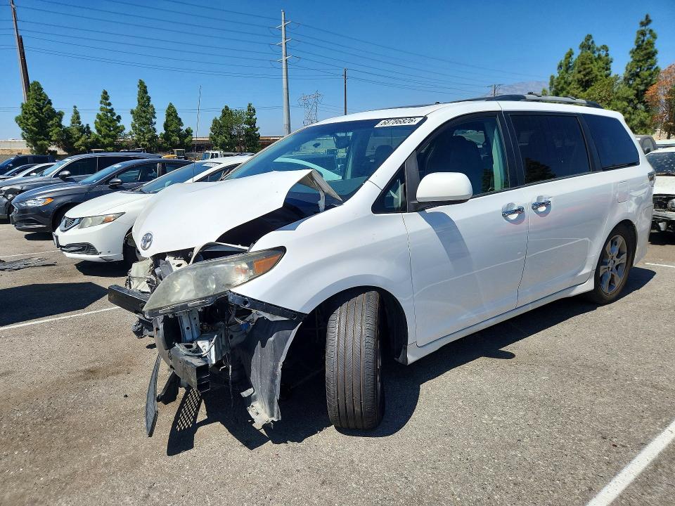 Продажа на аукционе авто 2014 Toyota Sienna, vin: 5TDXK3DC8ES422245, номер лота: 68786826