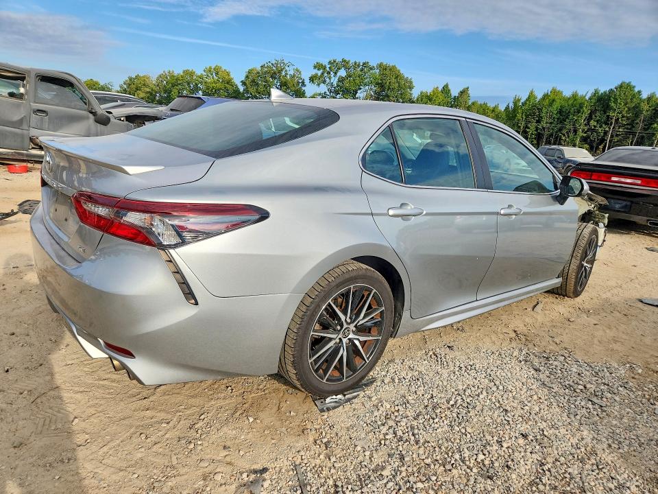 2021 Toyota Camry მანქანა იყიდება აუქციონზე, vin: 4T1G11AK0MU584217, აუქციონის ნომერი: 68228046