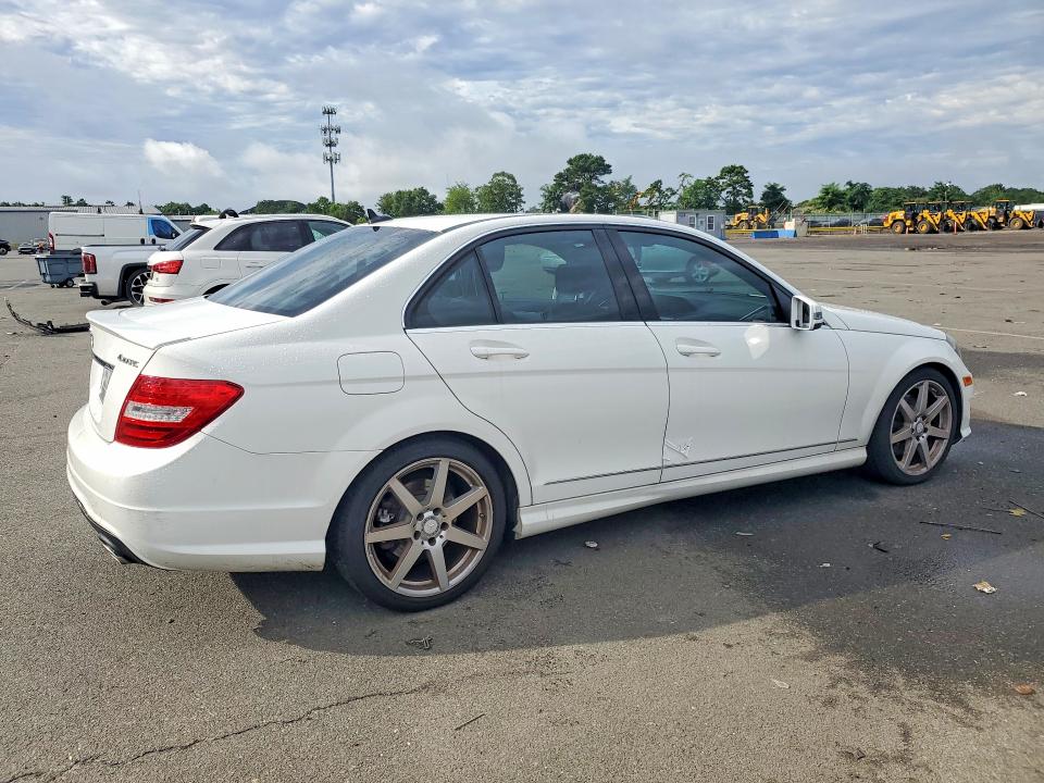 Продажа на аукционе авто 2014 Mercedes-benz C, vin: WDDGF8ABXEG244982, номер лота: 66634476