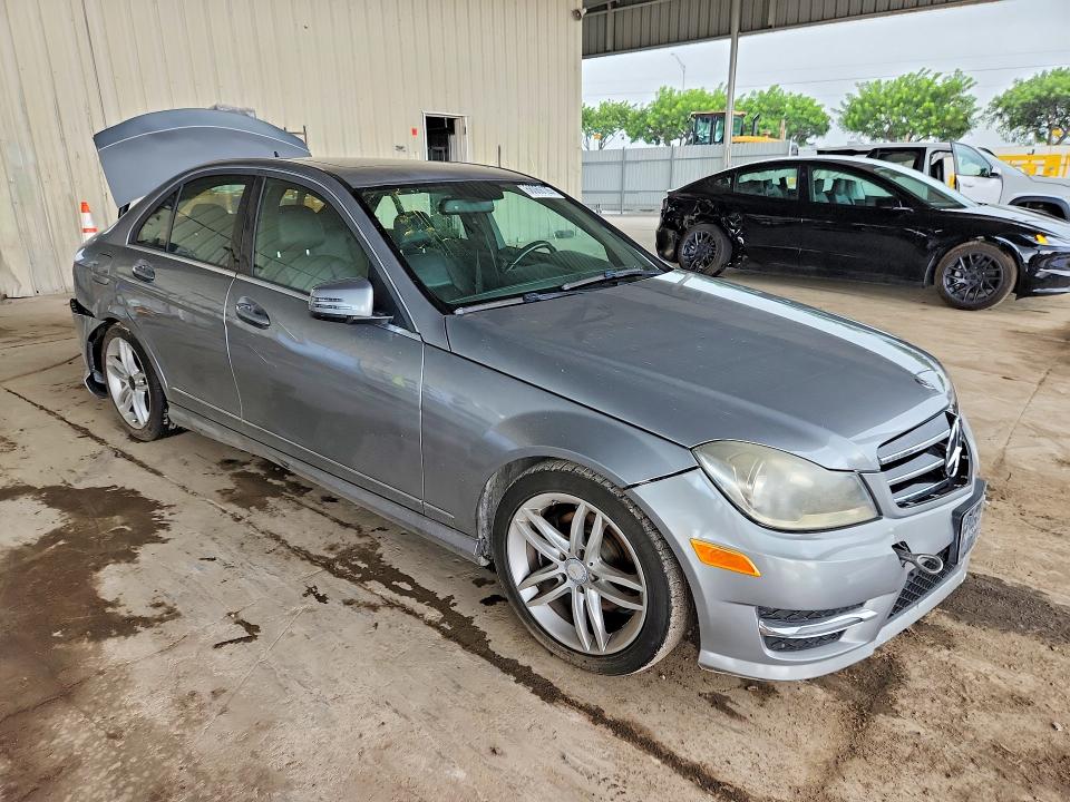 2014 Mercedes-benz C მანქანა იყიდება აუქციონზე, vin: WDDGF4HB2EA948837, აუქციონის ნომერი: 68069126