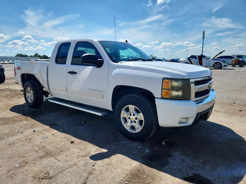 70797596 :رقم المزاد ، 2GCEC19J281290580 vin ، 2008 Chevrolet Silverado مزاد بيع
