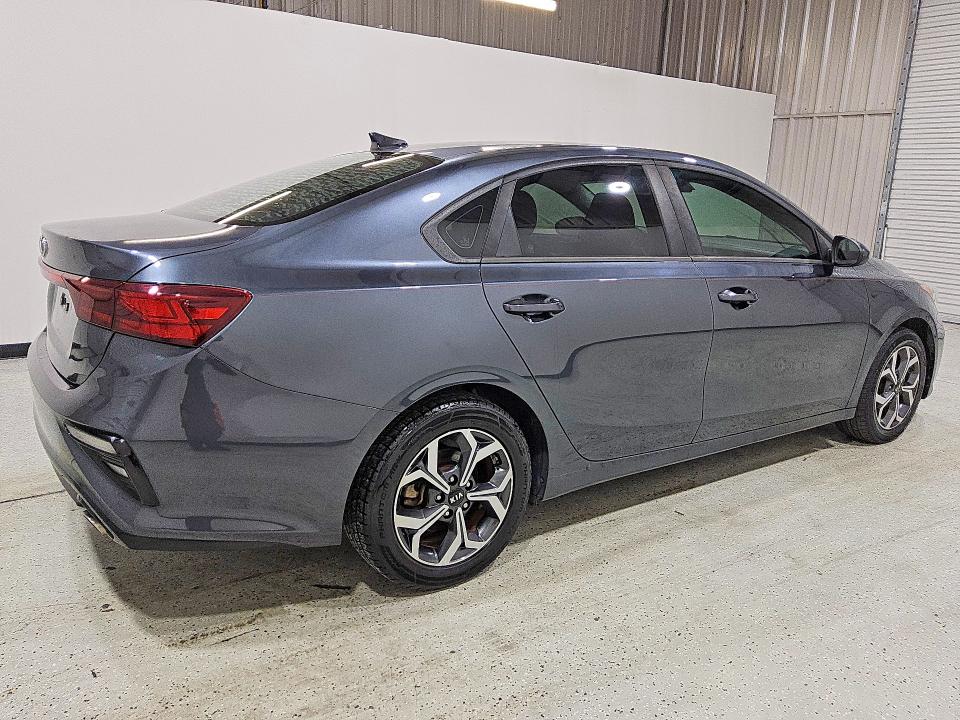 2019 Kia Forte მანქანა იყიდება აუქციონზე, vin: 3KPF24ADXKE011806, აუქციონის ნომერი: 66740076