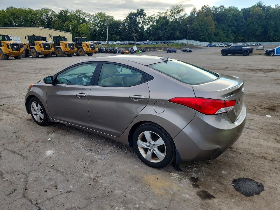 2013 Hyundai Elantra მანქანა იყიდება აუქციონზე, vin: 5NPDH4AE2DH417415, აუქციონის ნომერი: 68443786